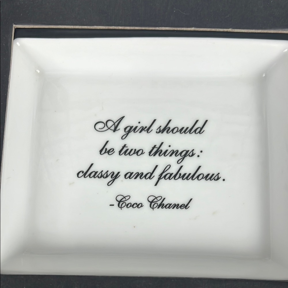 Gorgeous trinket dish with quote from CoCo Chanel Great gift idea 🎁🎁 - Picture 2 of 12